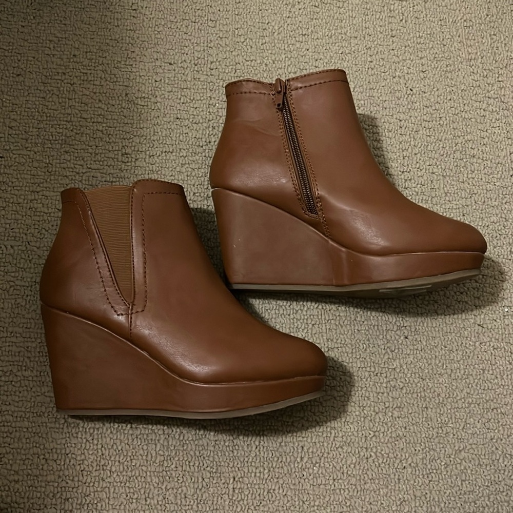 NWOT Brown Faux Leather Booties